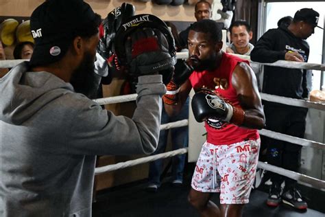 sportsbook odds mayweather|Floyd Mayweather vs. Mikuru Asakura Odds: Mayweather Given .